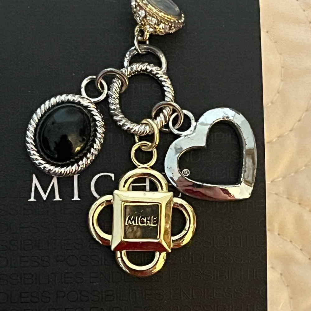 (2) MICHE Interchangeable Magnetic Pendant Charm Attachments (for Rope Chain) - Picture 2 of 8